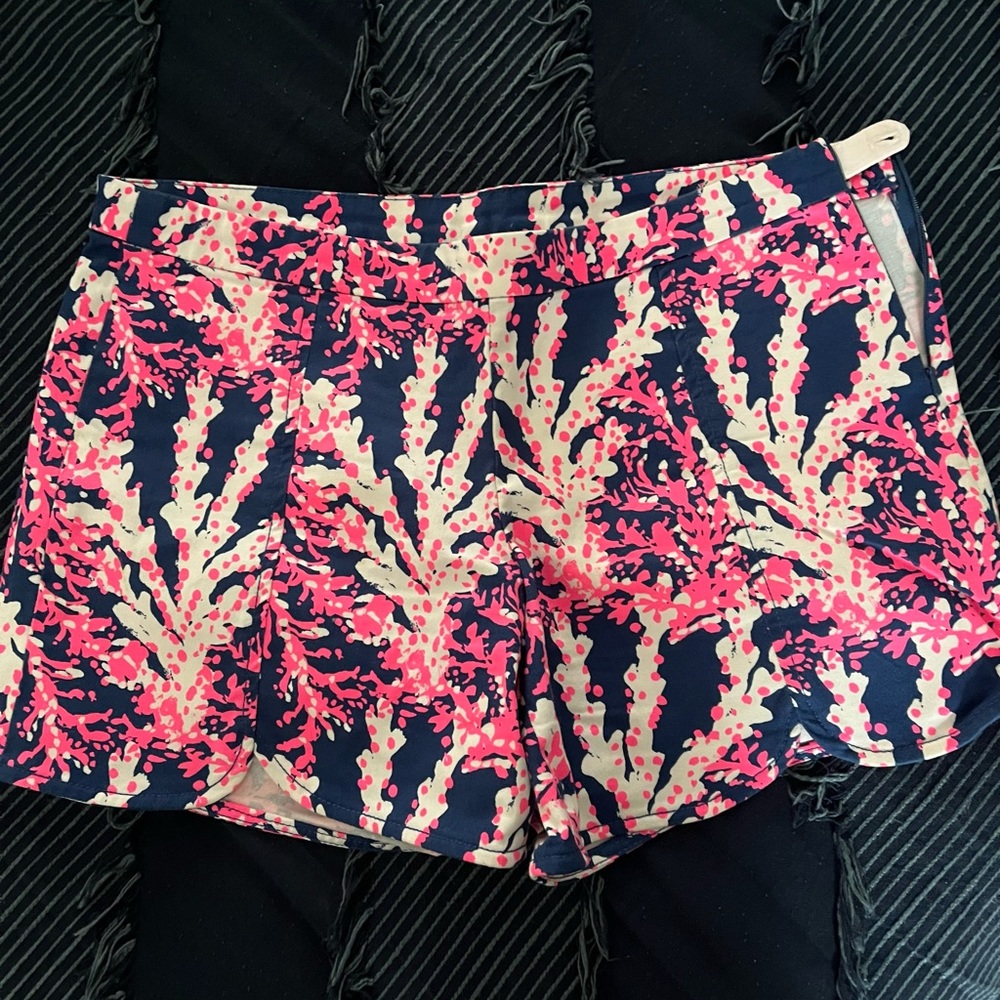 Lilly Pulitzer stretch shorts